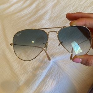 COPY, OTHER DIDN’T SELL- Rayban Aviator Gradient blue sunglasses